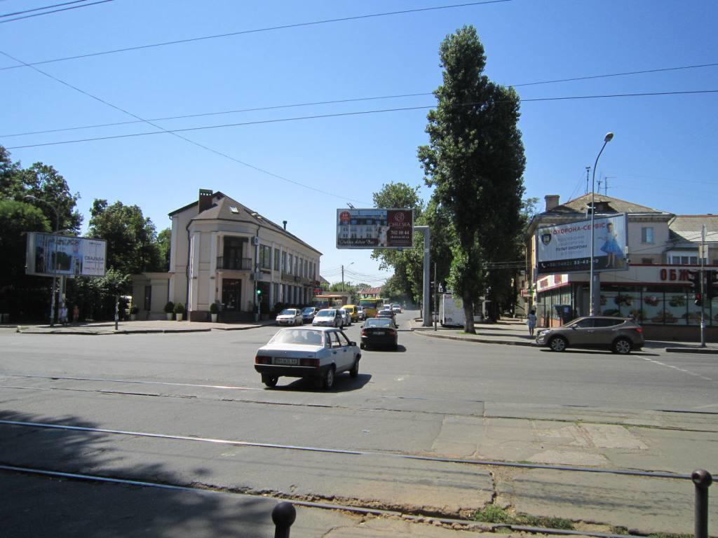 Фото рекламної площини  вул. Чубаївська, 1/7 (навпроти) - 7-а ст. В. Фонтану (призма)