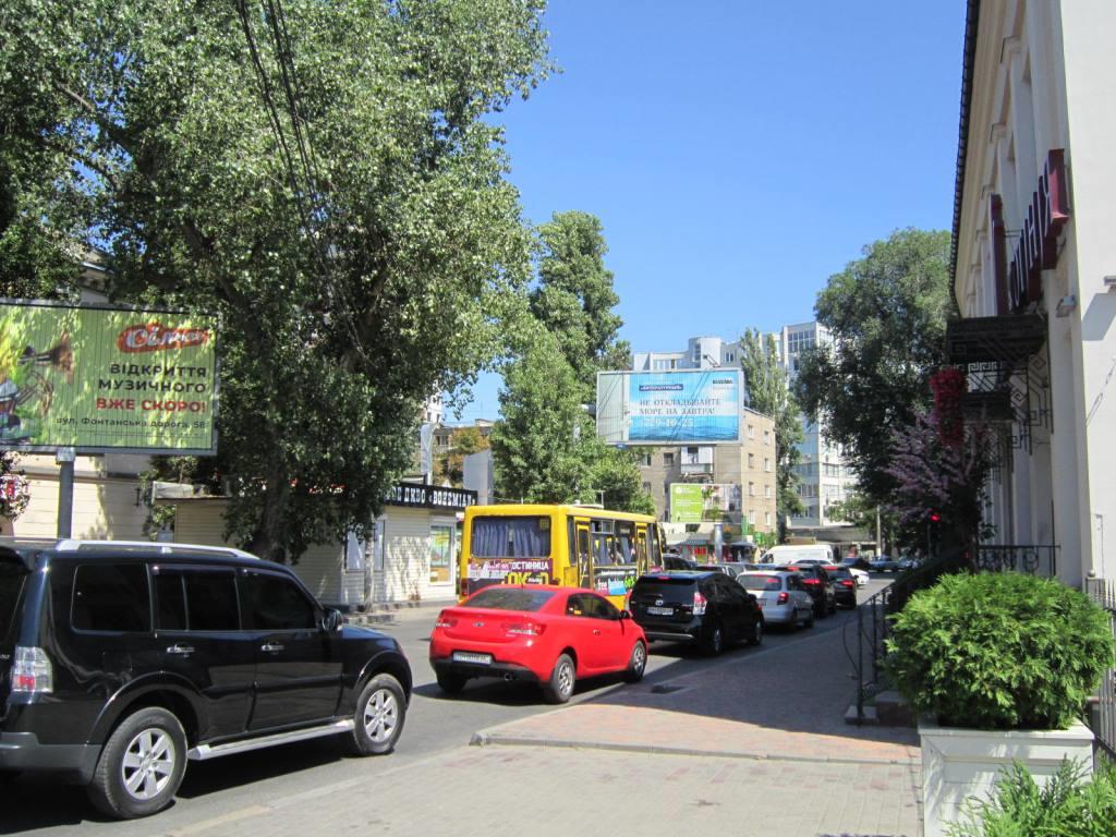 Фото рекламної площини  вул. Чубаївська, 1/7 (навпроти) - 7-а ст. В. Фонтану (призма)