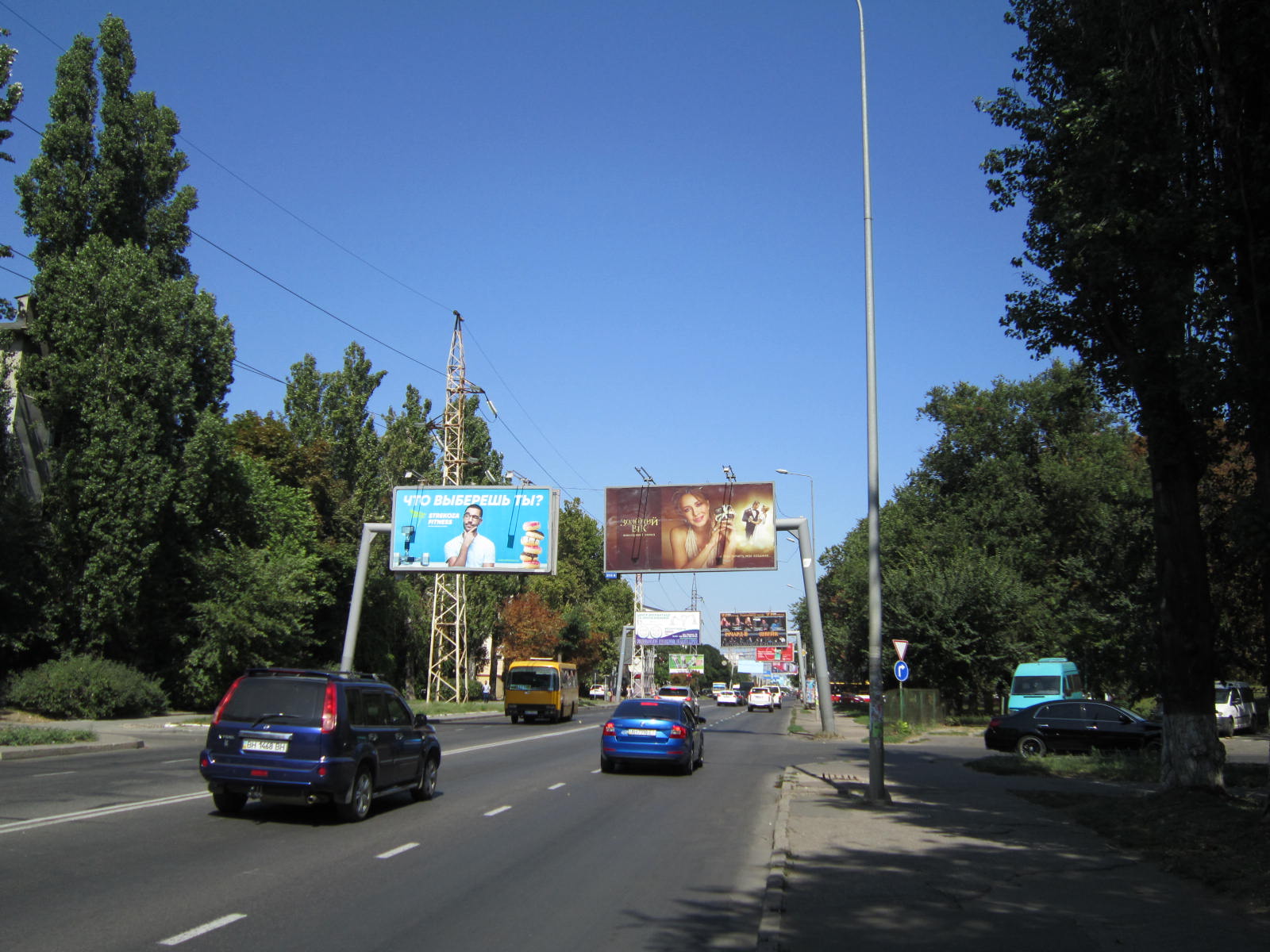Фото рекламної площини  вул. Краснова, 4 (навпроти)
