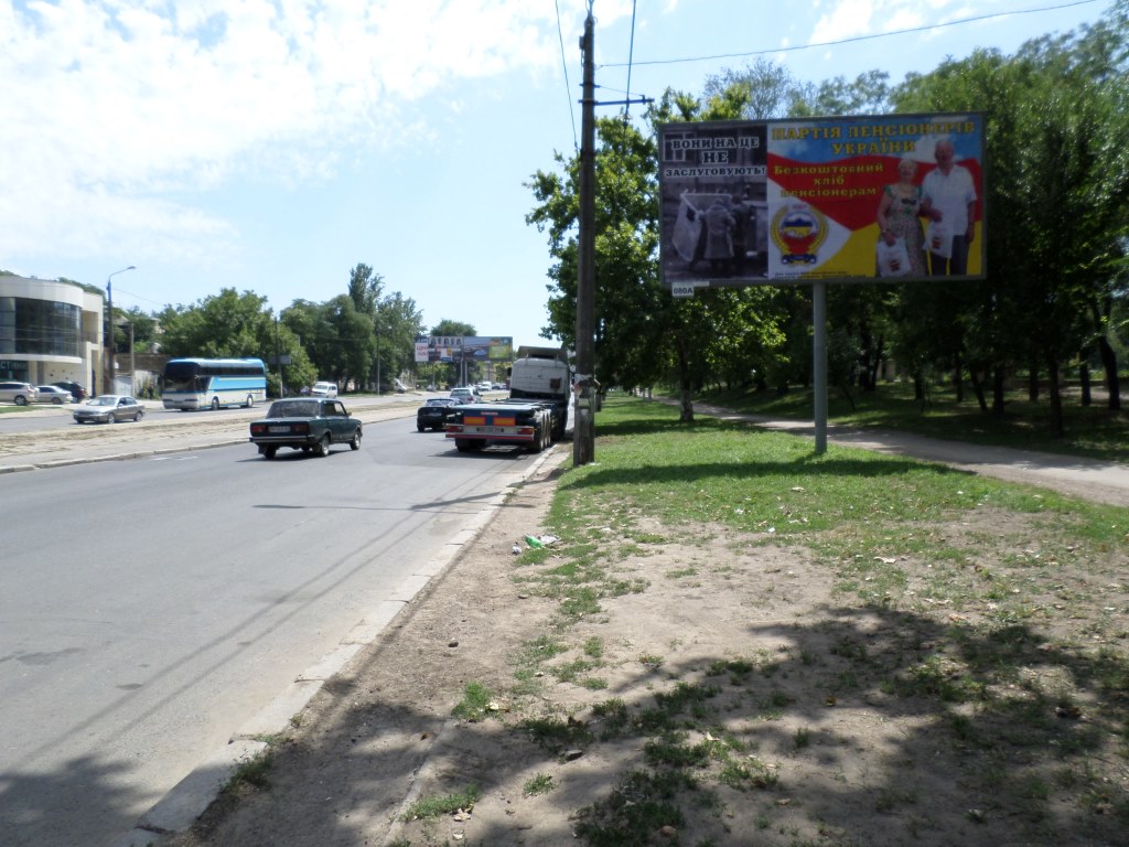 Фото рекламної площини  вул. Балківська - Дюковський сад (навпроти дому № 73)