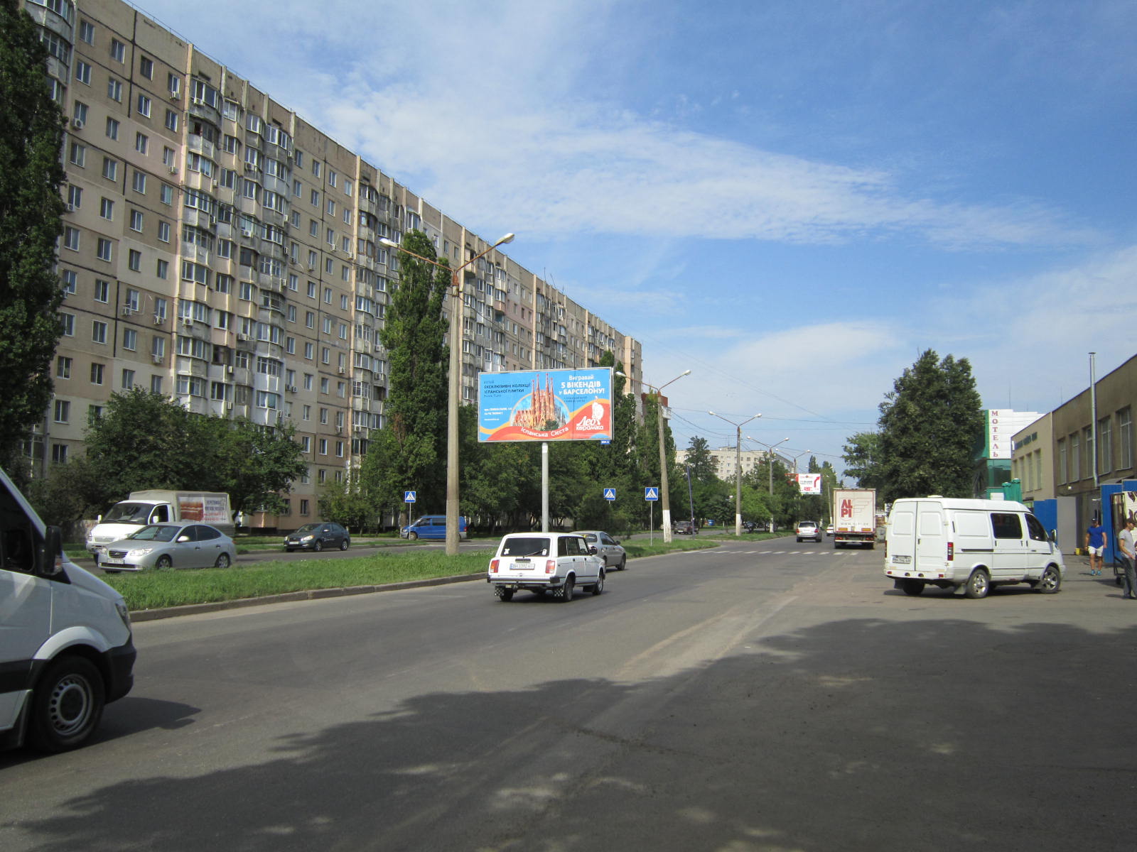 Фото рекламної площини  вул. Семена Палія- вул. Паустовського, 31 (на розділителі, до Таврії В)