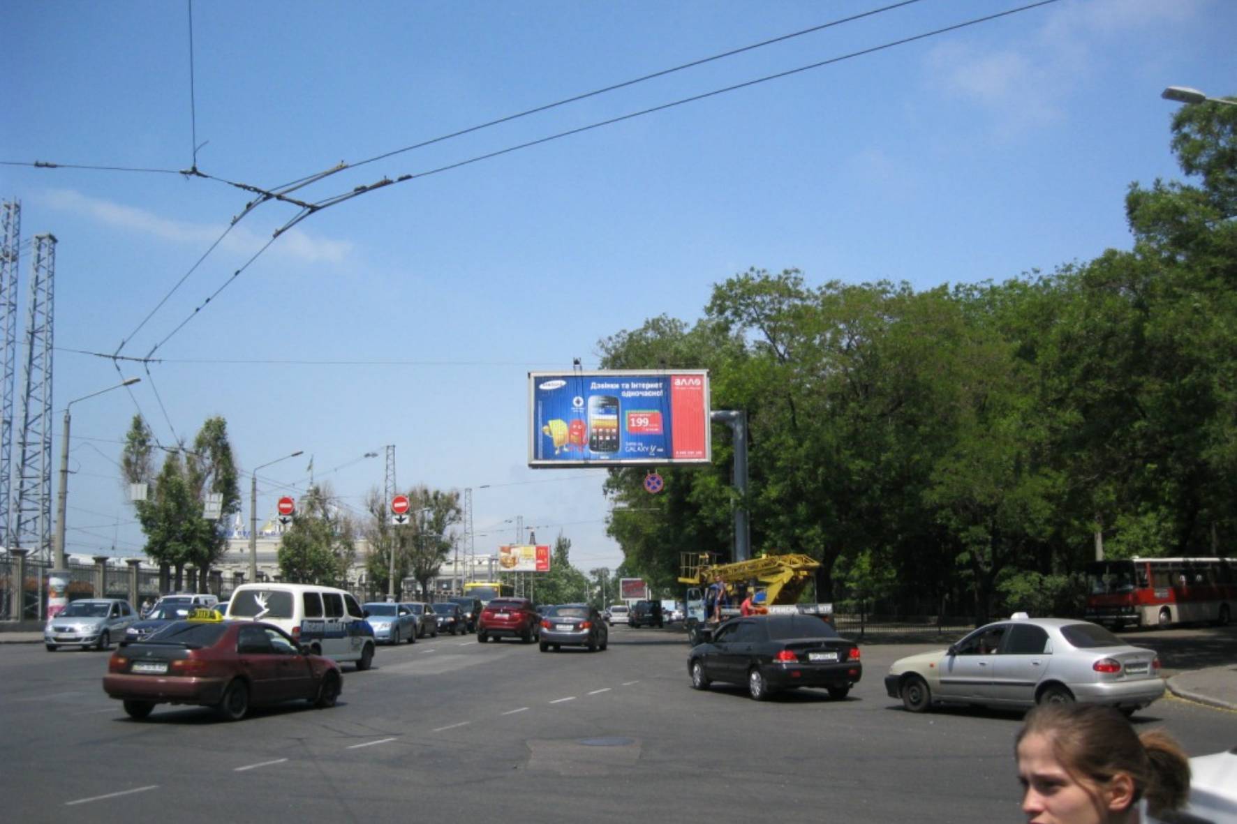 Фото рекламної площини  ул. Среднефонтанская - ул. Пироговская (призма)