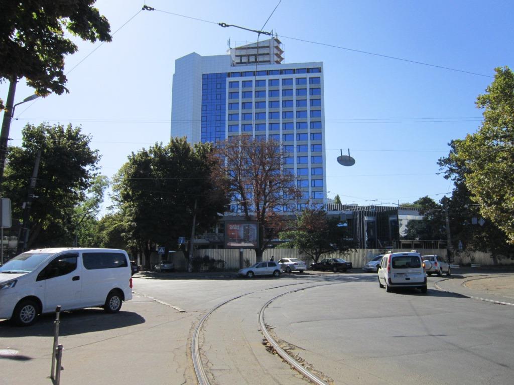 Фото рекламної площини  вул. Піонерська, 32 - Французький бульвар