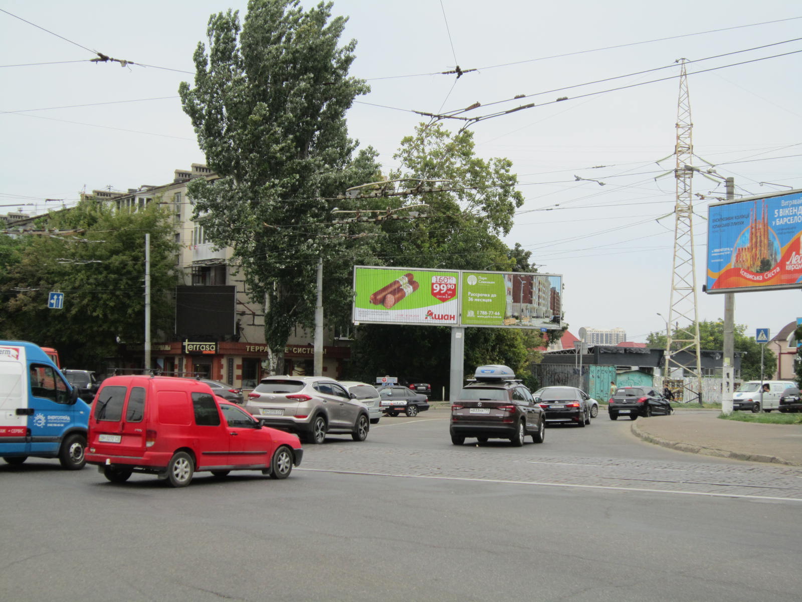 Фото рекламної площини  вул. Краснова, 17 - пл. Толбухіна (Призма)